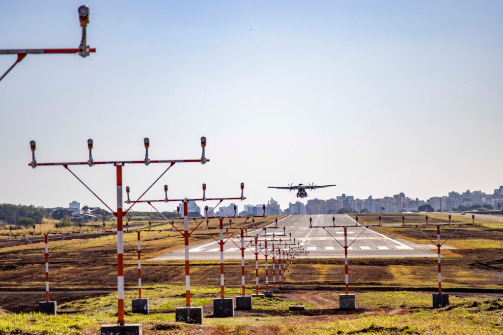 Como pilotos e torre escolhem a pista de pouso mais segura